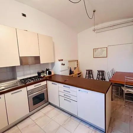 In A Strategic Position Apartment *